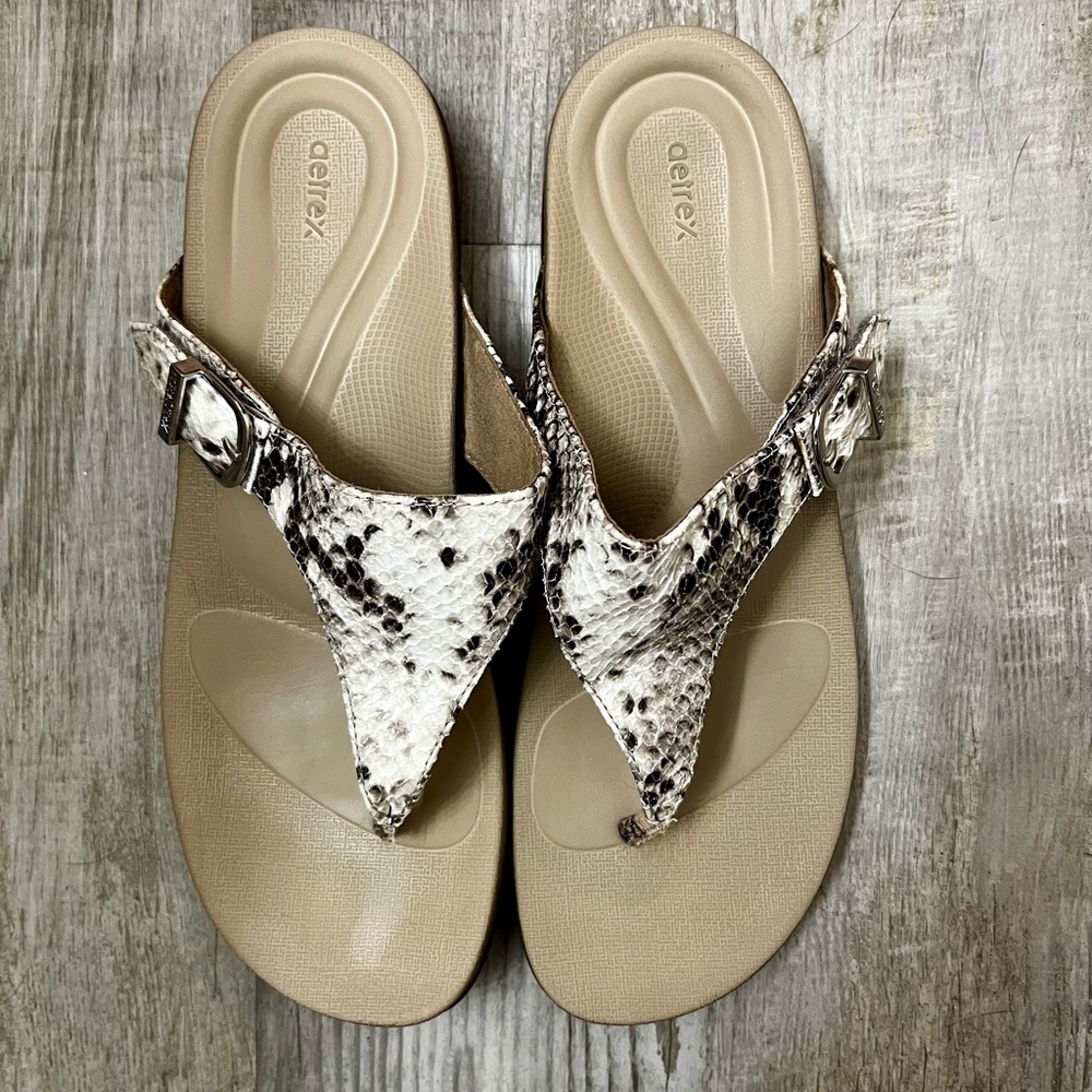 Aetrex Black and Tan Rita Sandals with Comfort Footbed